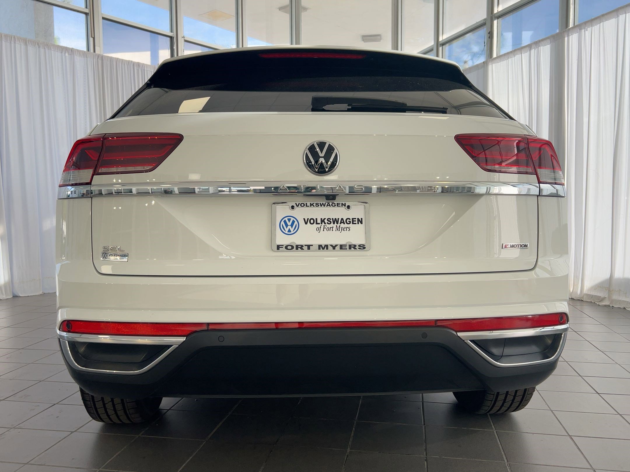 Used 2022 Volkswagen Atlas Cross Sport SEL image 10