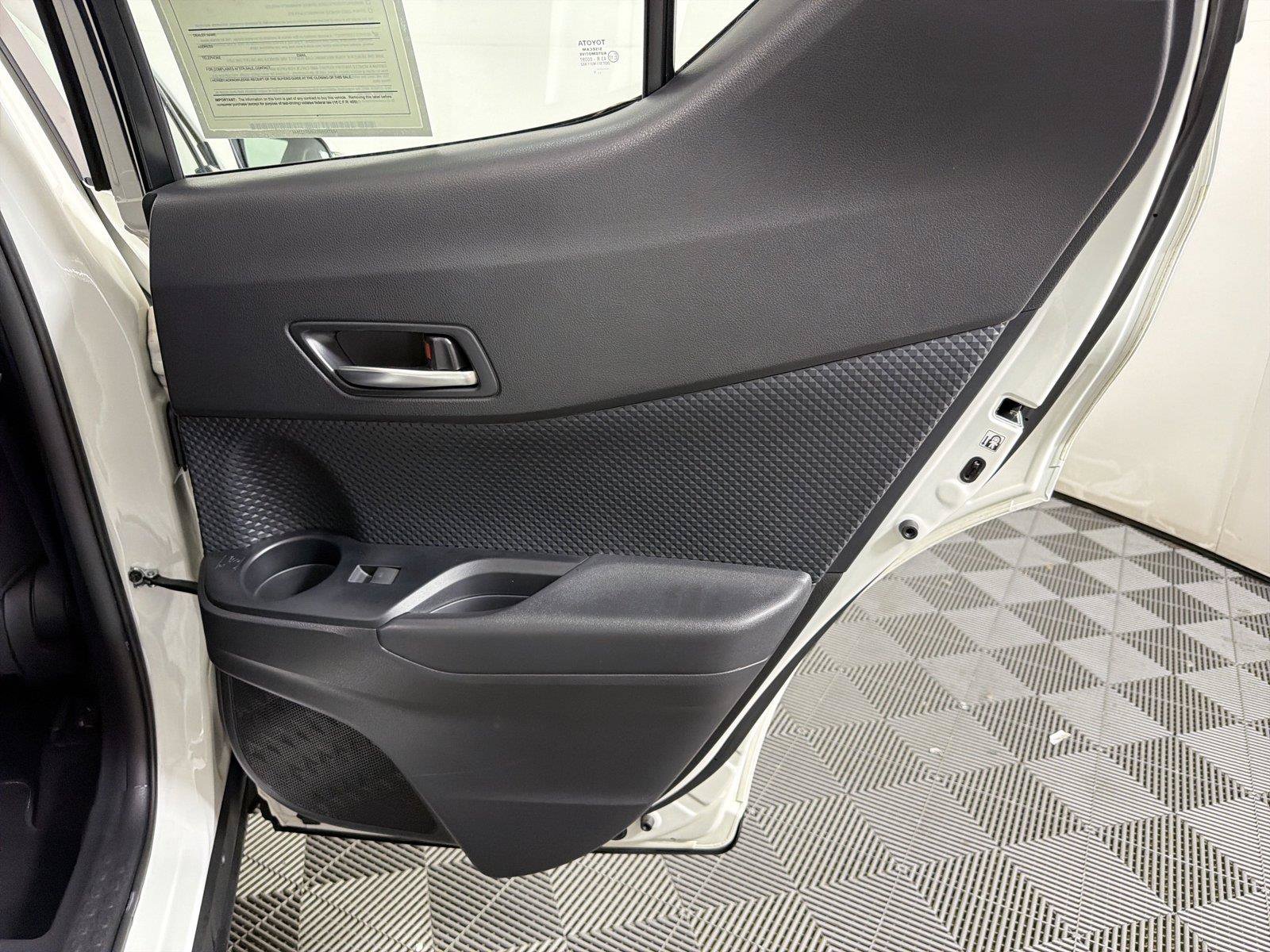 Used 2021 Toyota C-HR LE FWD image 12
