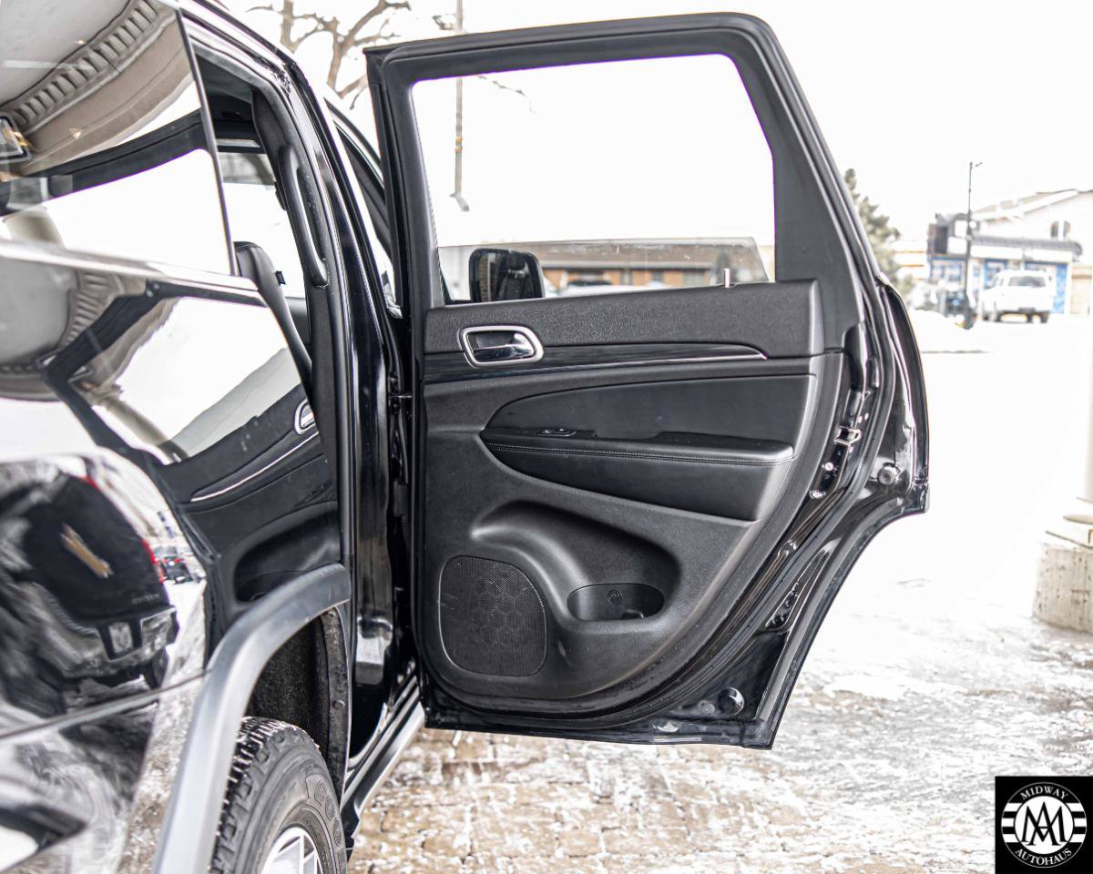 Used 2019 Jeep Grand Cherokee Limited AWD/4WD image 29