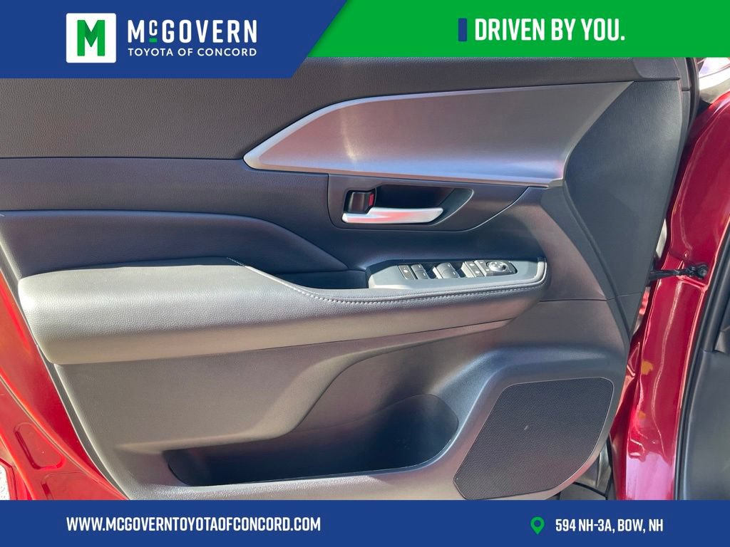 Used 2026 Toyota Grand Highlander AWD image 12