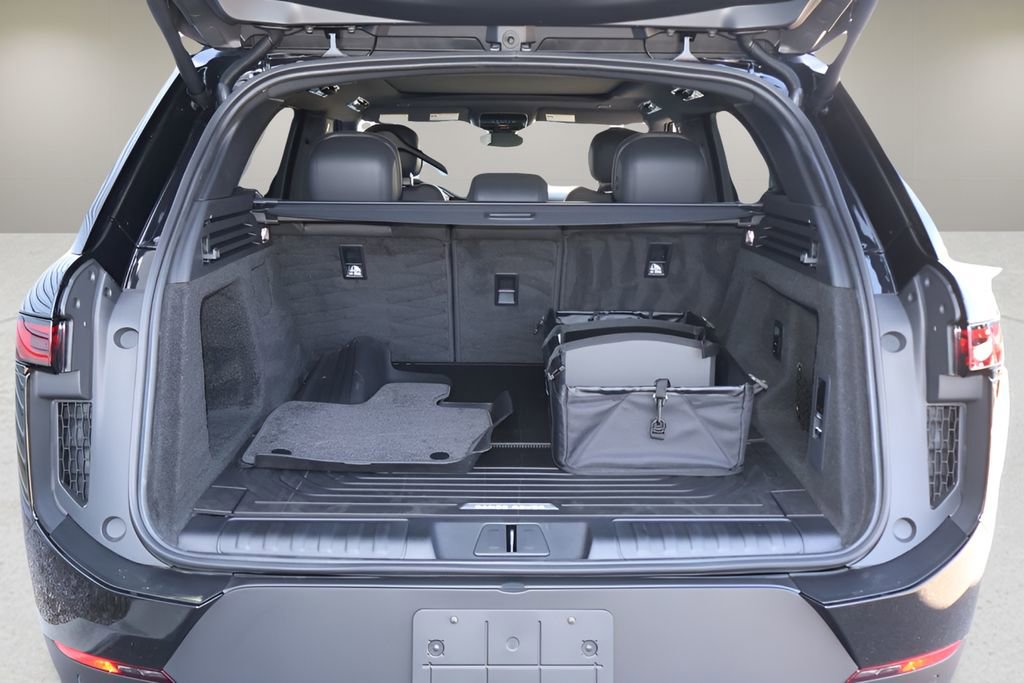 New 2026 Land Rover Range Rover Sport SE AWD/4WD image 16