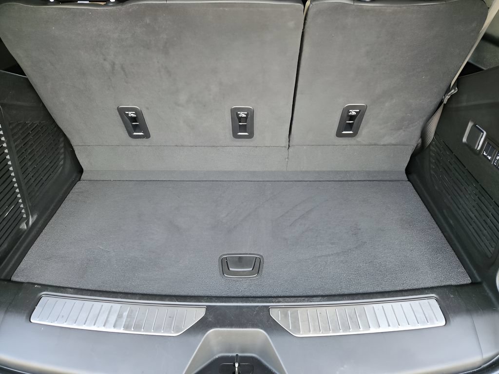 Used 2025 GMC Yukon Denali AWD/4WD image 30