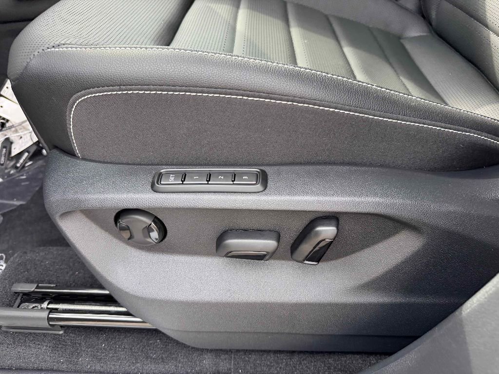 New 2026 Volkswagen Atlas Cross Sport SEL R-Line image 12