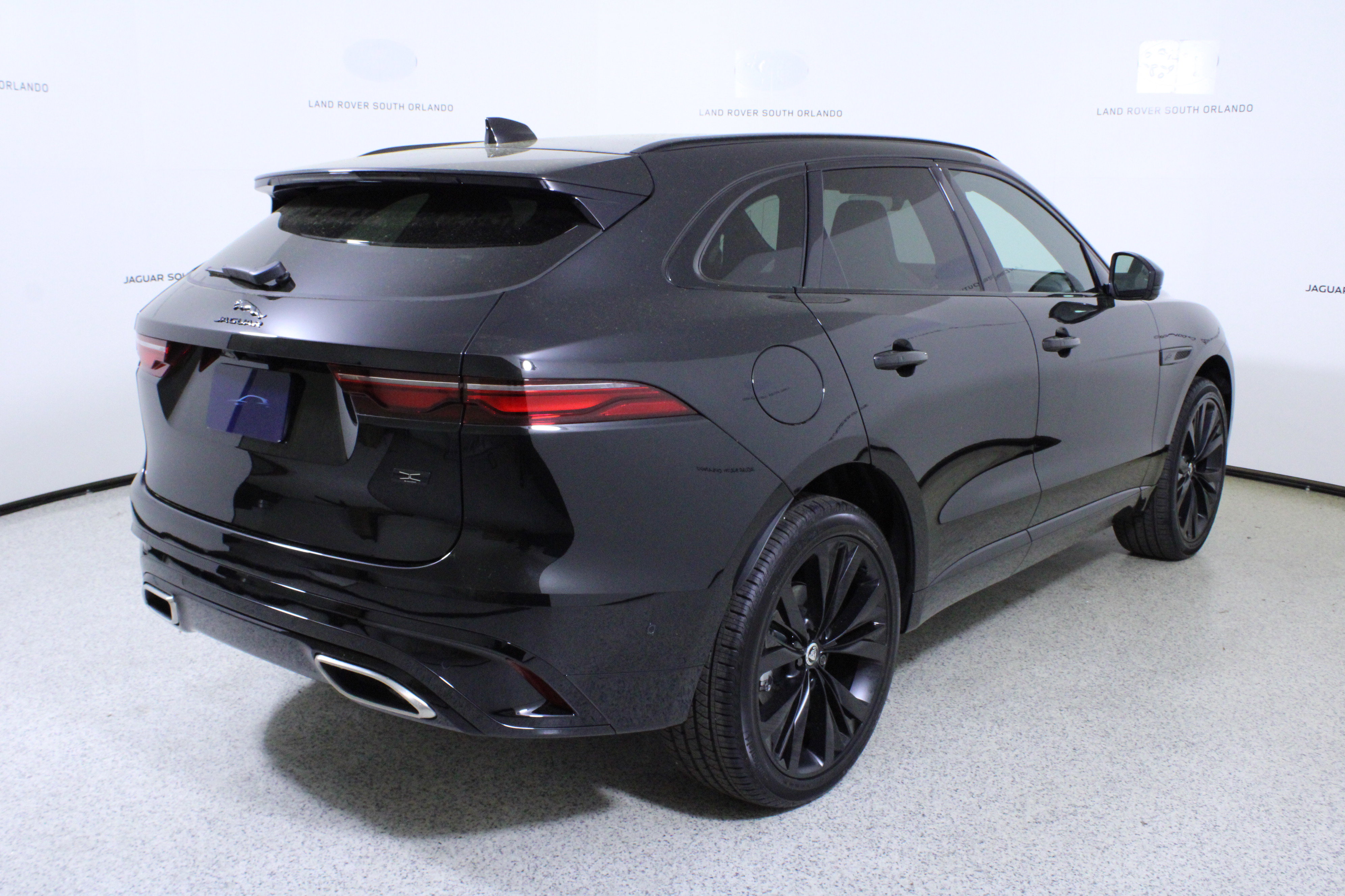 New 2026 Jaguar F-PACE R-Dynamic S image 7