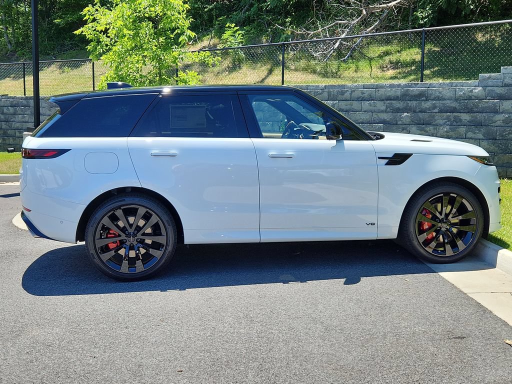 New 2026 Land Rover Range Rover Sport Dynamic SE AWD/4WD image 11