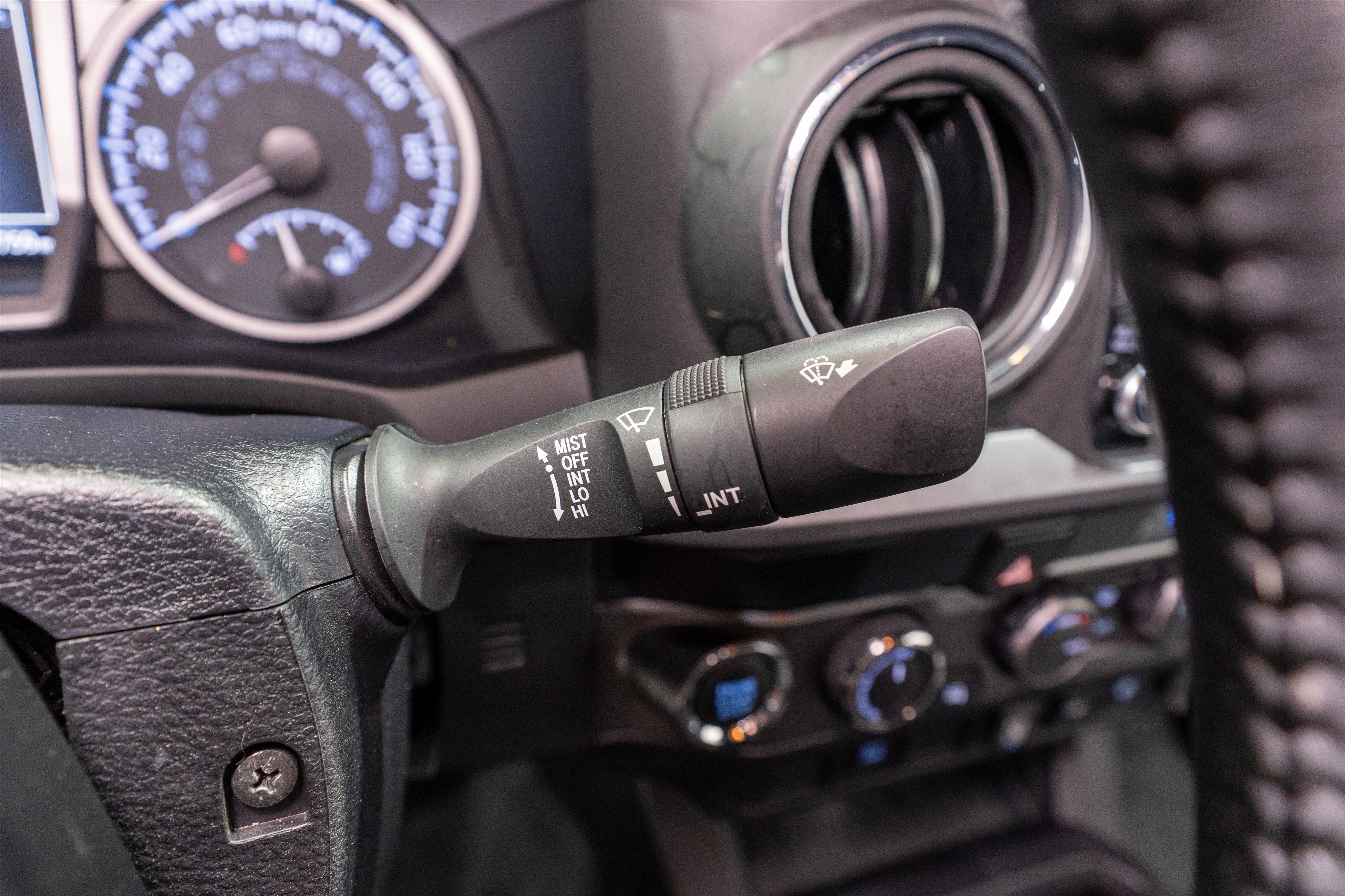 Used 2023 Toyota Tacoma TRD Sport AWD/4WD image 31