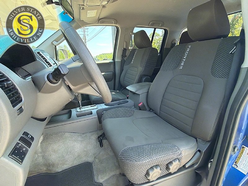 Used 2012 Nissan Frontier SV w/ Sport Appearance Pkg AWD/4WD image 12