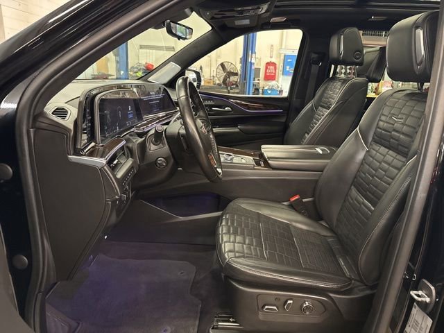 Used 2022 Cadillac Escalade ESV Sport Platinum w/ LPO, ONYX Package AWD/4WD image 11