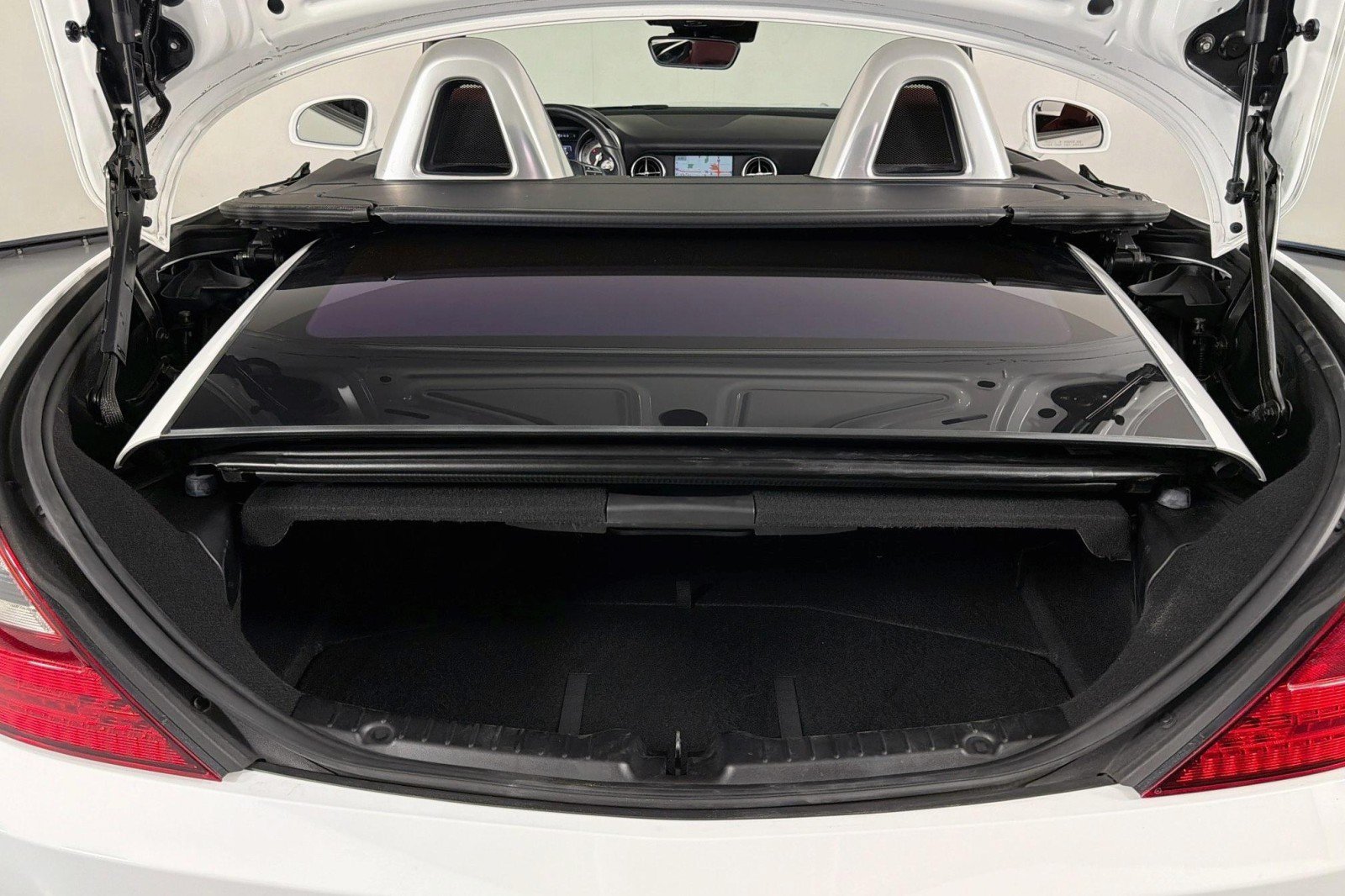 Used 2015 Mercedes-Benz SLK 250 image 23