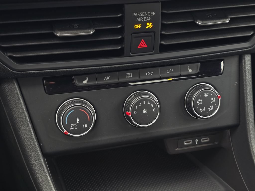 Used 2024 Volkswagen Jetta Sport FWD image 30