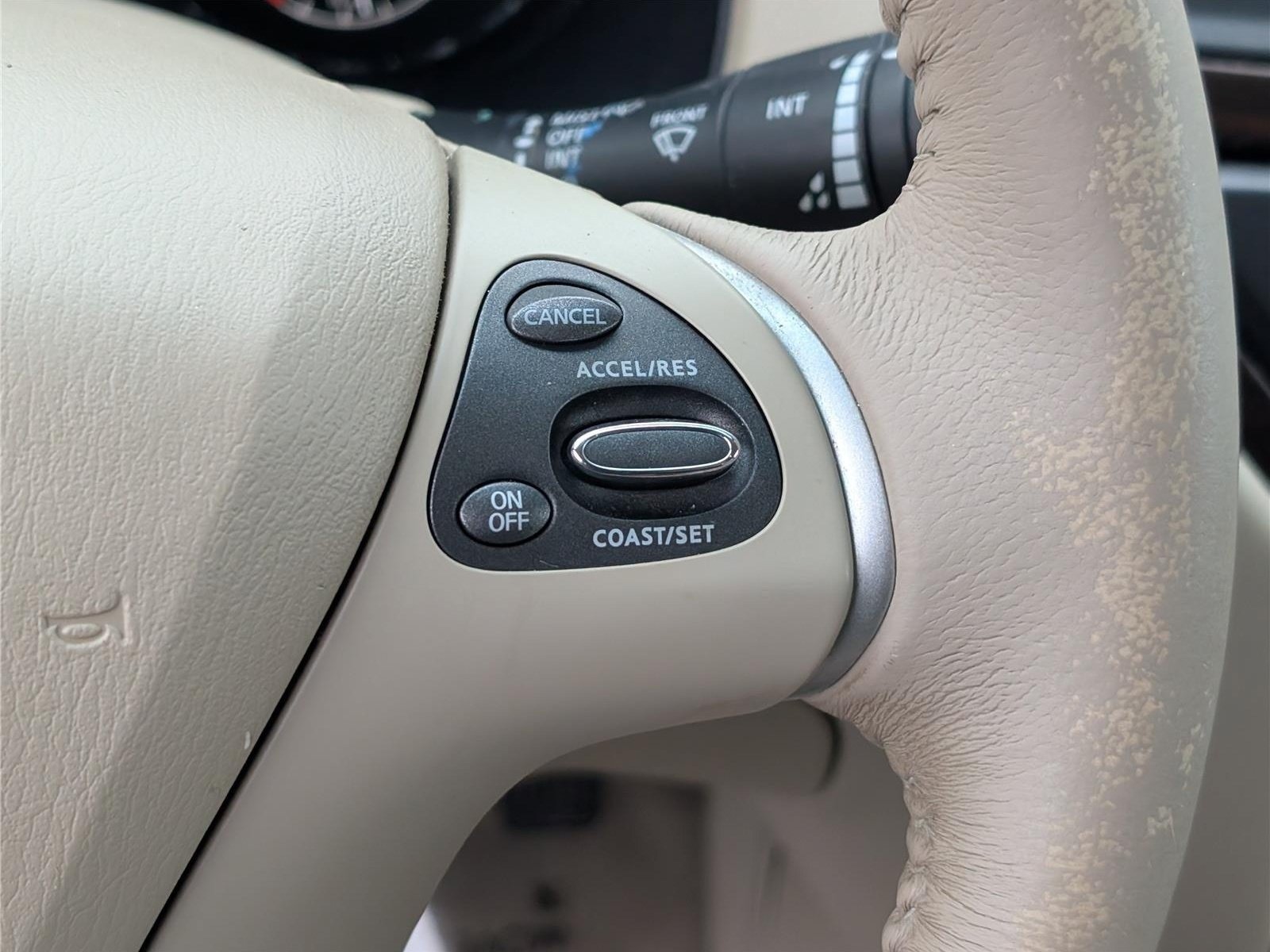 Used 2015 Nissan Pathfinder SL w/ SL Tech Package FWD image 26