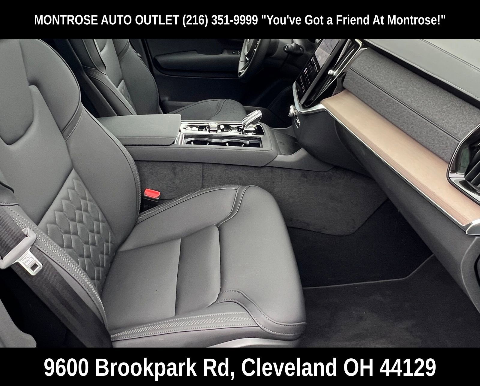 New 2026 Volvo XC90 T8 Plus w/ Protection Package Premier image 18