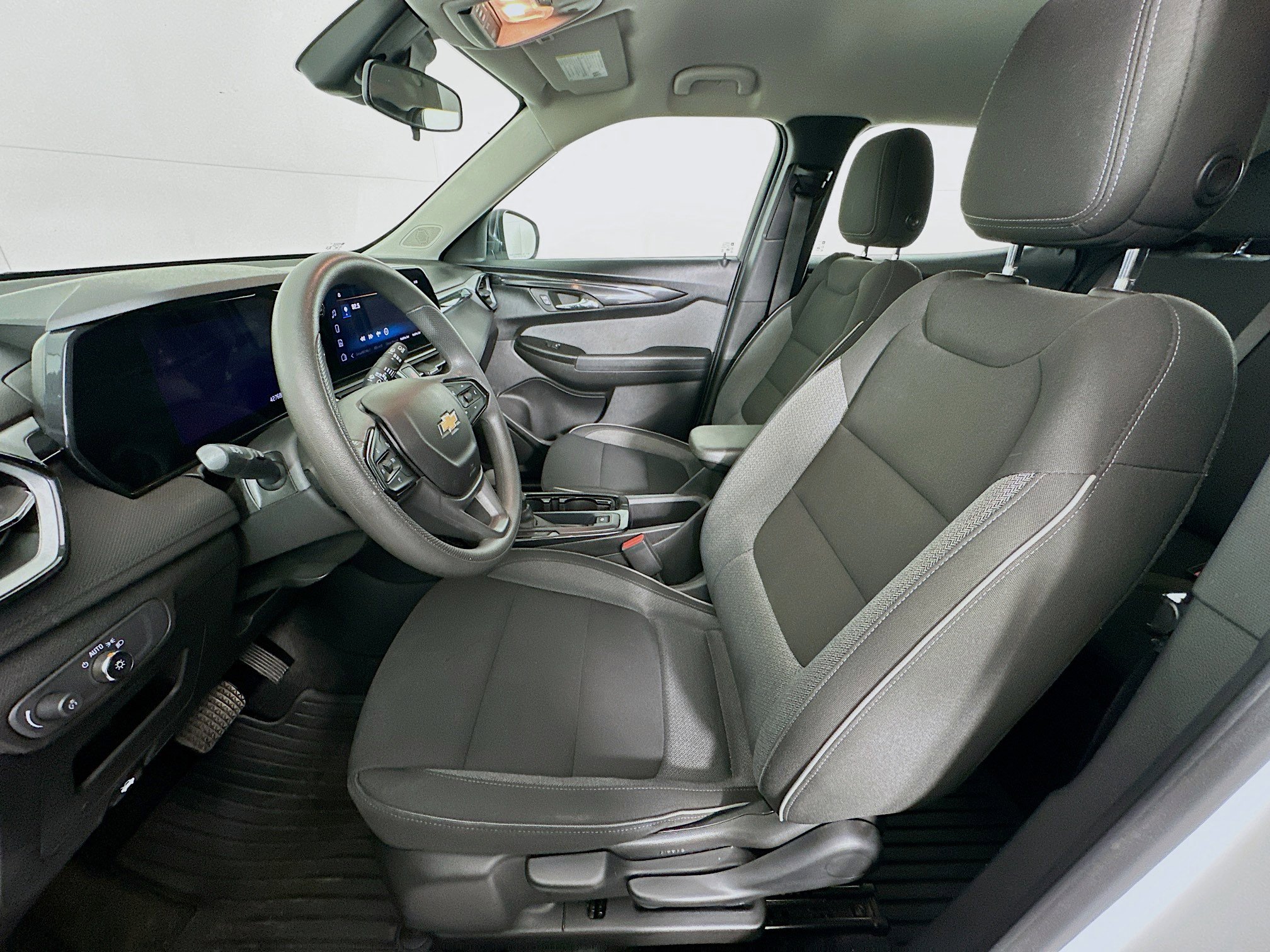 Used 2024 Chevrolet TrailBlazer LS w/ LS Convenience Package image 13