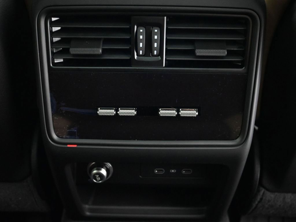 Certified 2026 Porsche Cayenne Coupe image 8