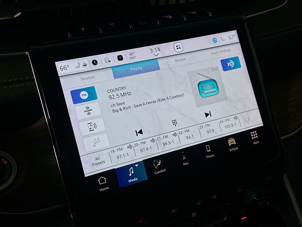 Used 2022 Jeep Grand Cherokee Summit w/ Luxury Tech Group V image 29