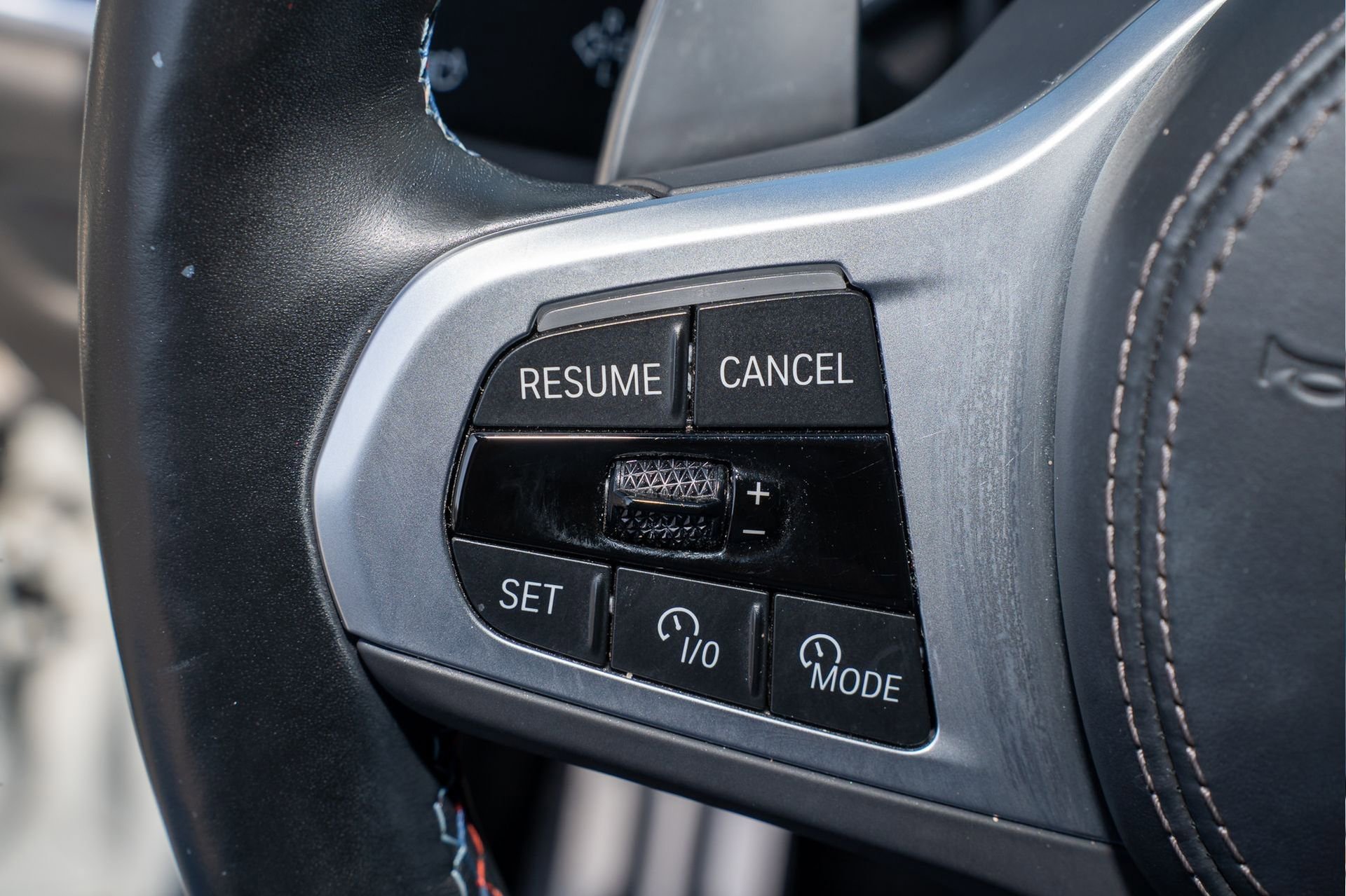 Used 2024 BMW X6 M60i w/ Dynamic Handling Package image 32