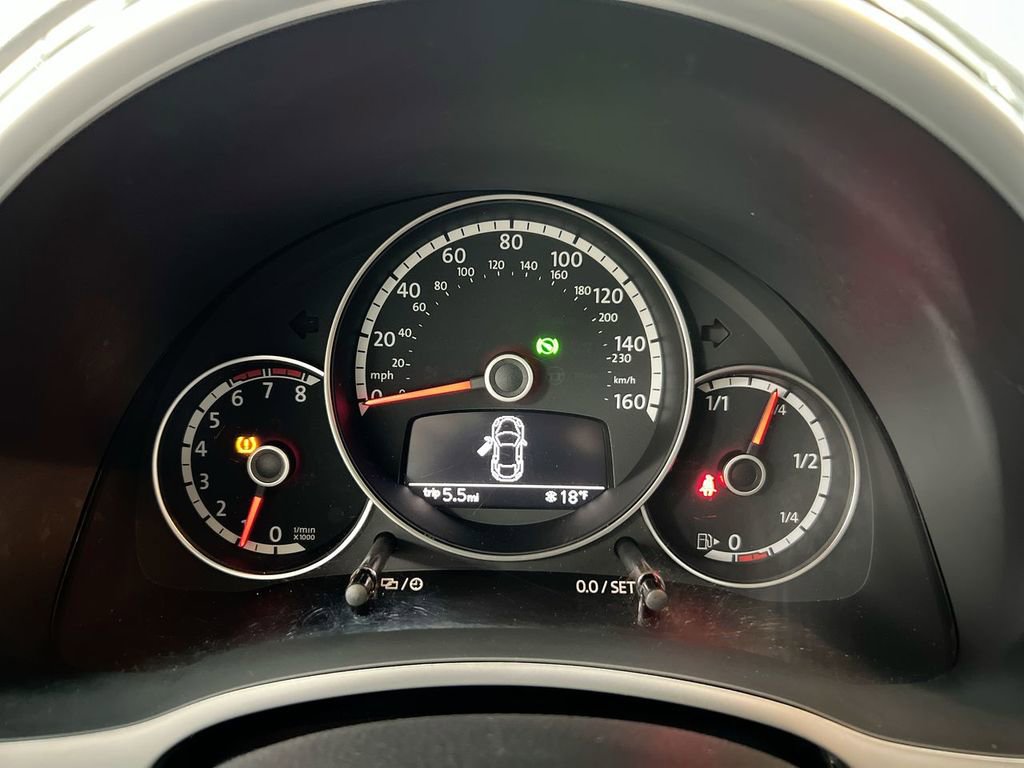 Used 2013 Volkswagen Beetle 2.0T image 12