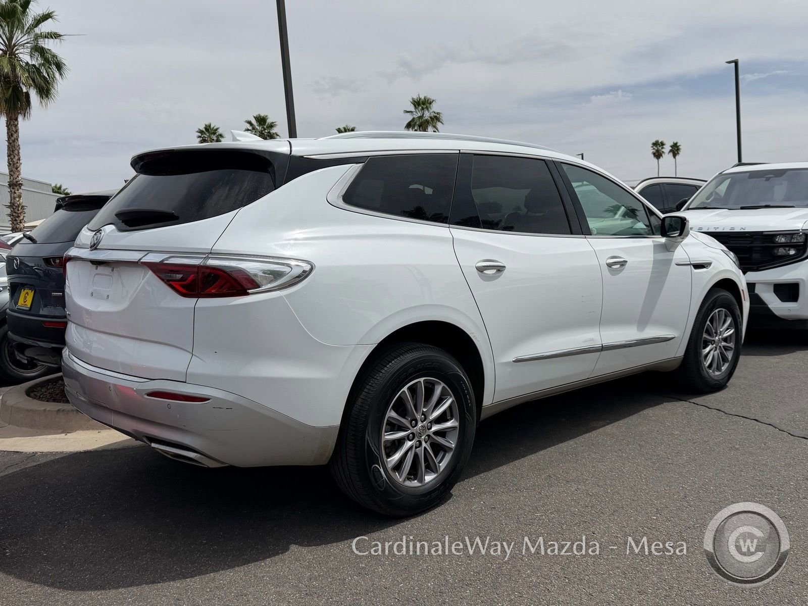 Used 2024 Buick Enclave Premium AWD/4WD image 3