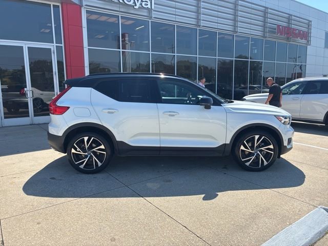 Used 2020 Volvo XC40 T5 R-Design w/ Protection Package Premier AWD/4WD image 8