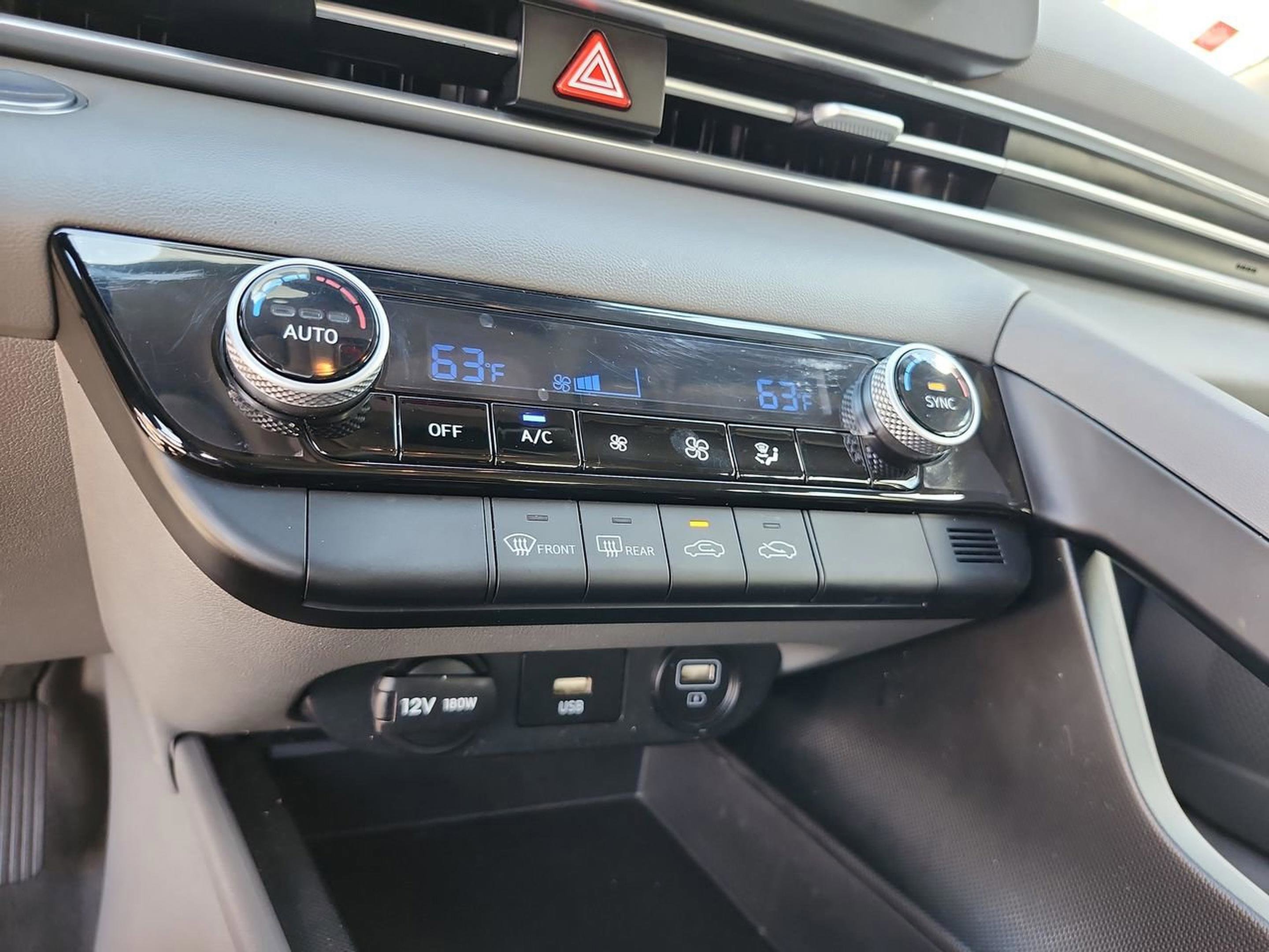 Certified 2023 Hyundai Elantra SEL image 29