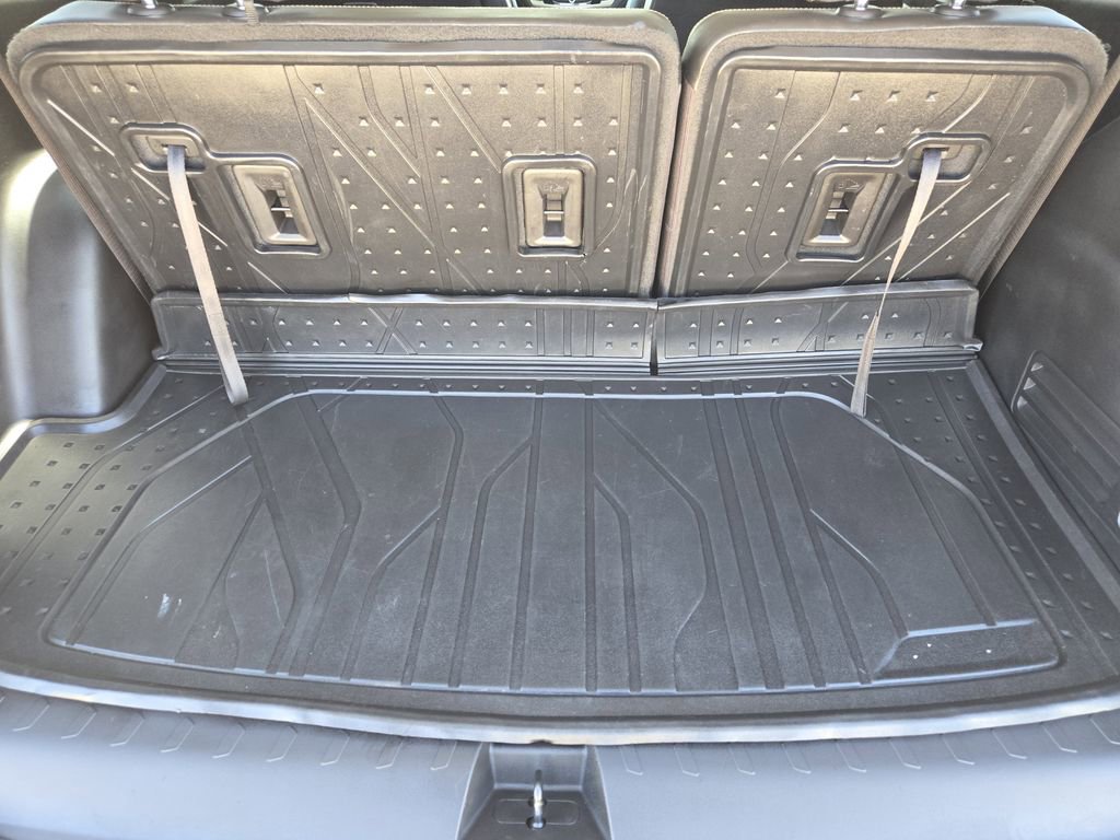 Used 2020 Chevrolet Traverse Premier w/ Redline Edition FWD image 33