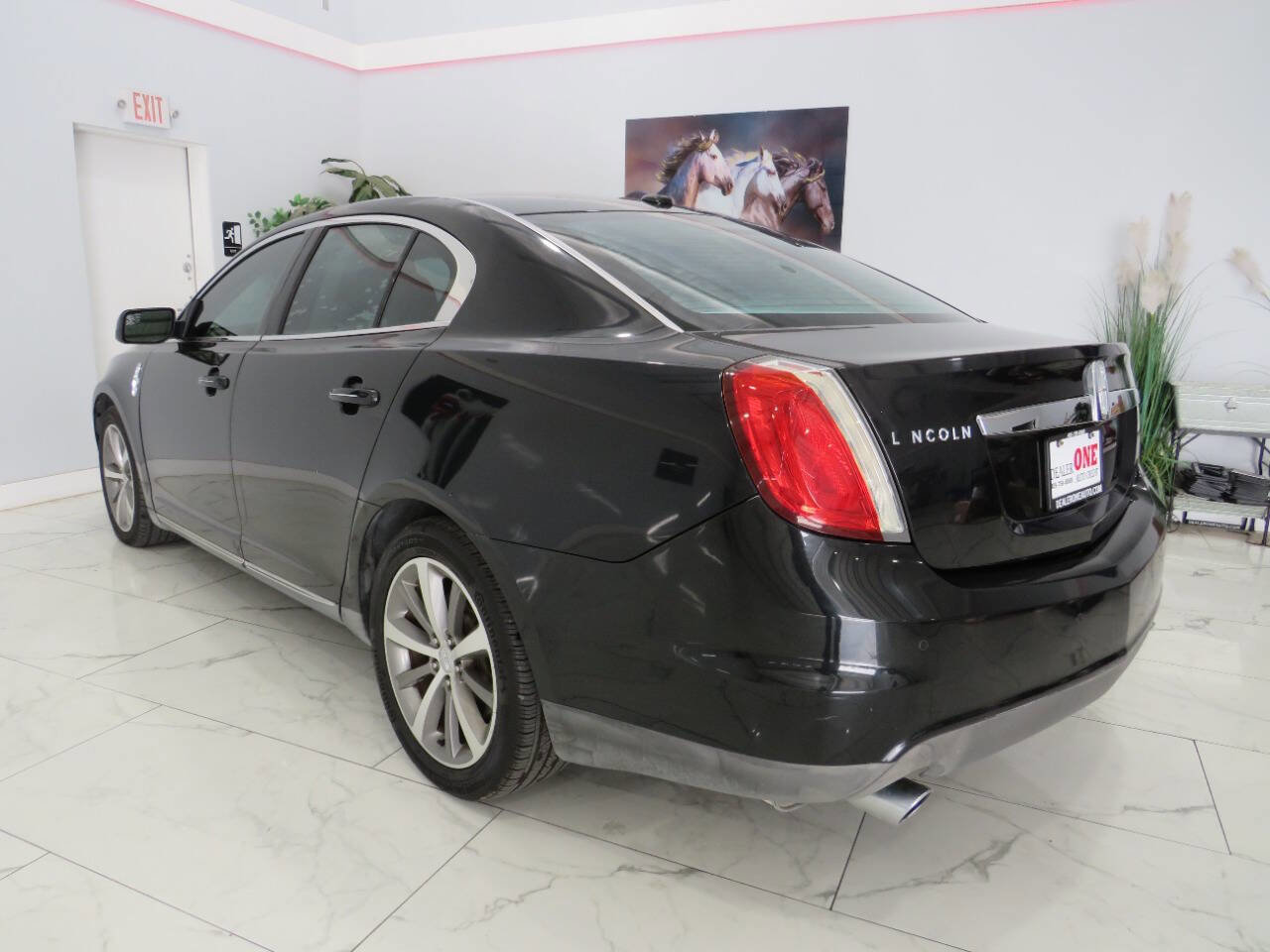 Used 2010 Lincoln MKS image 6