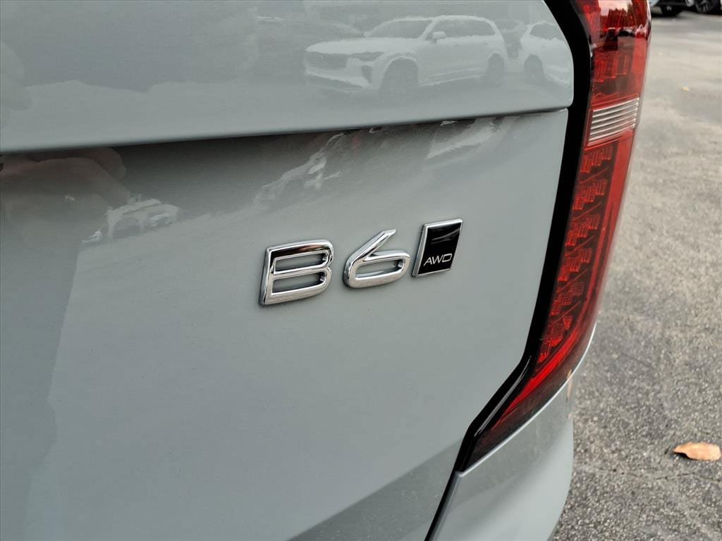 New 2026 Volvo XC90 B6 Plus w/ Protection Package Premier AWD/4WD image 6