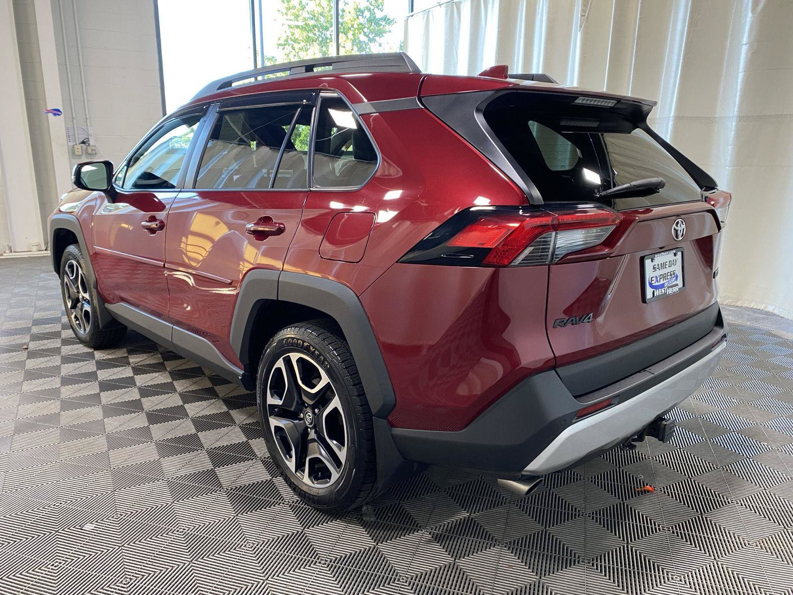 Used 2019 Toyota RAV4 Adventure AWD/4WD image 5