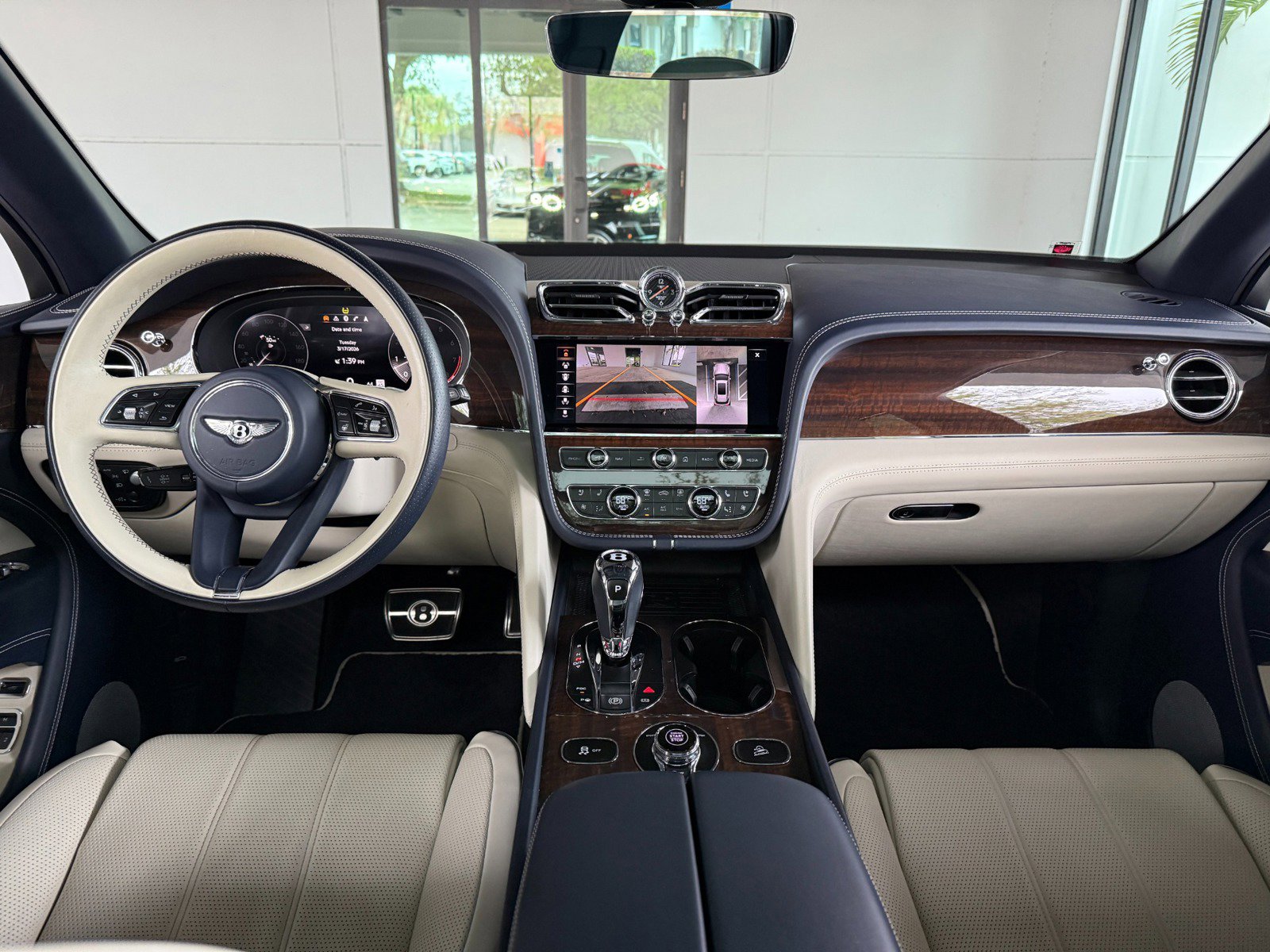 Used 2023 Bentley Bentayga Extended Wheelbase image 41