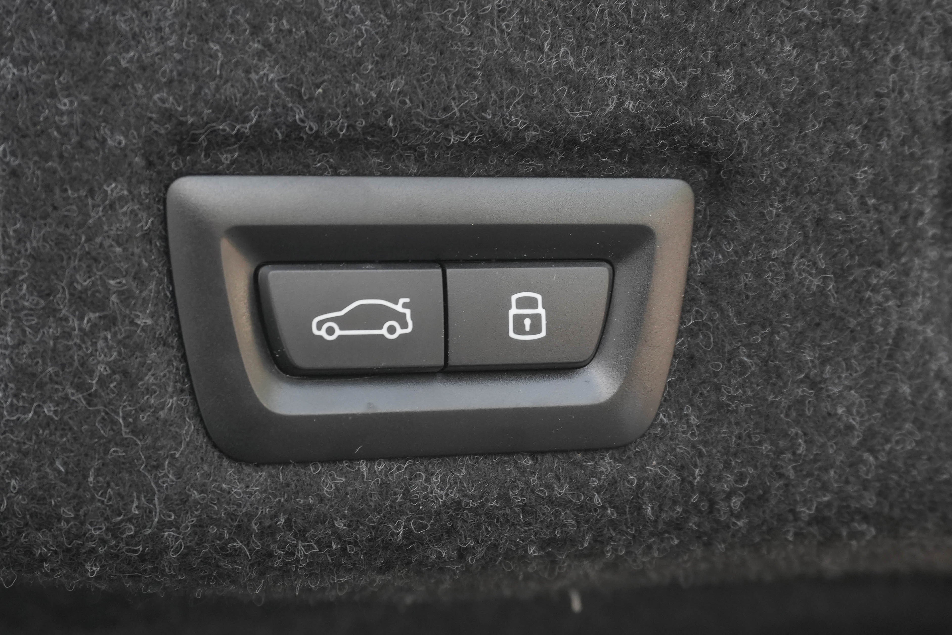 Certified 2024 BMW i5 eDrive40i w/ Convenience Package RWD image 38