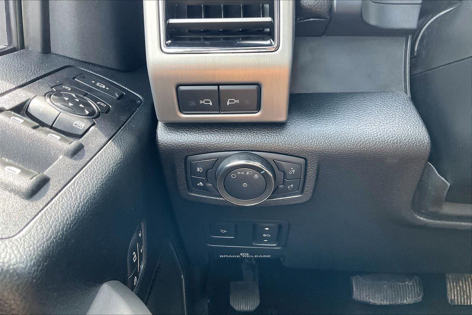Used 2020 Ford F350 Platinum AWD/4WD image 32