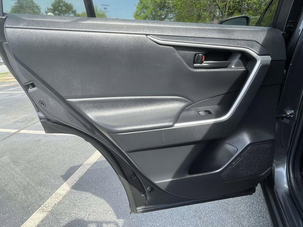 Used 2023 Toyota RAV4 LE image 17