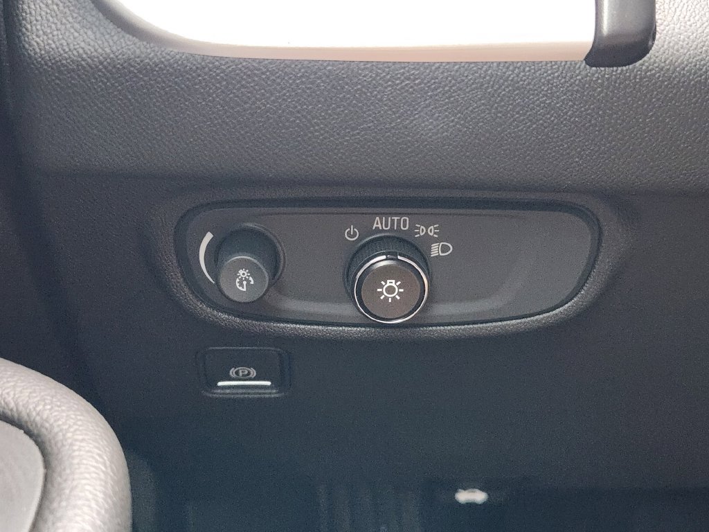 Used 2023 GMC Terrain SLE w/ Driver Convenience Package FWD image 21