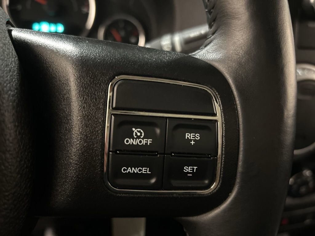 Used 2013 Jeep Wrangler Unlimited Rubicon w/ Connectivity Group AWD/4WD image 21