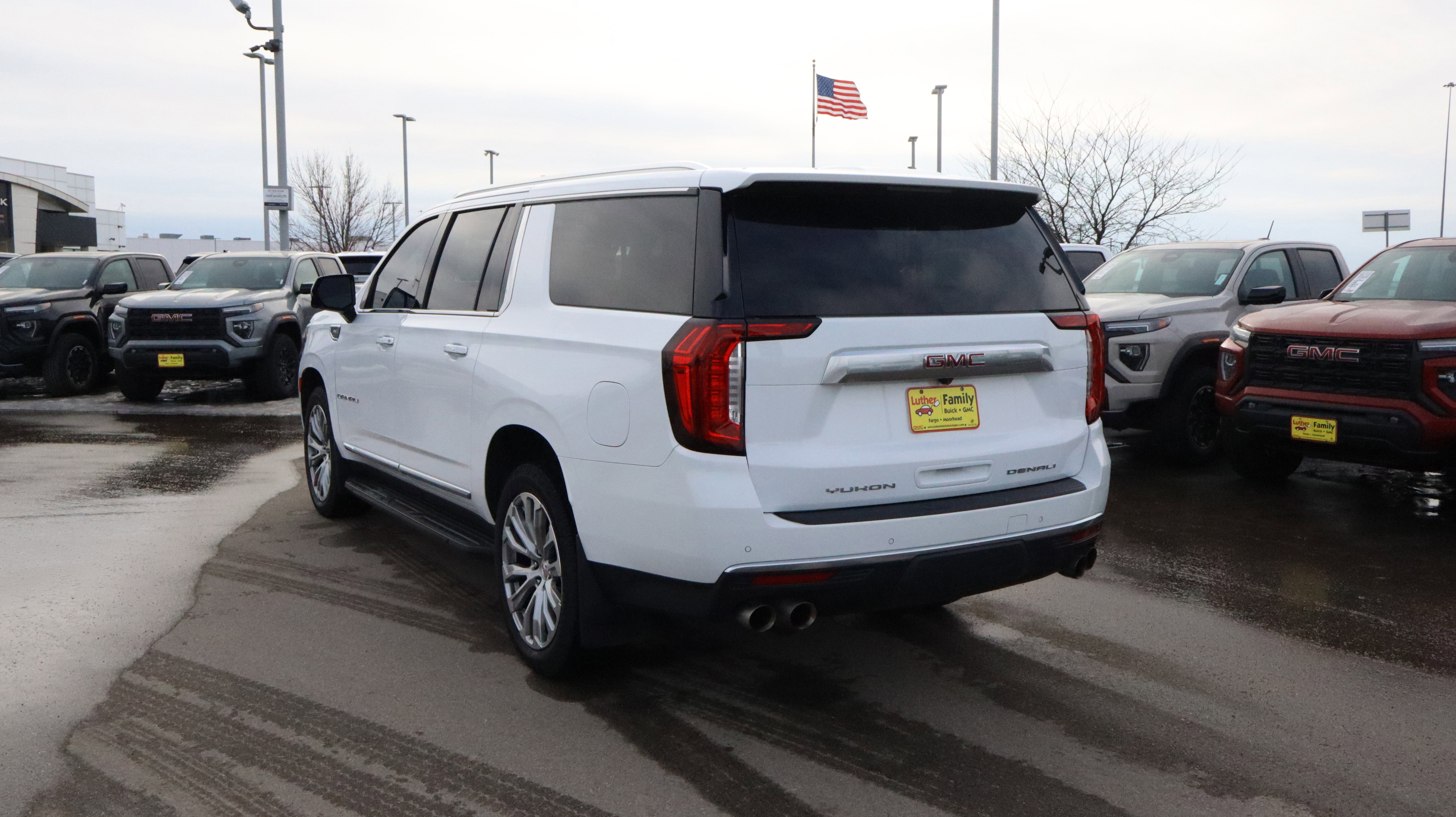 Certified 2022 GMC Yukon XL Denali image 4