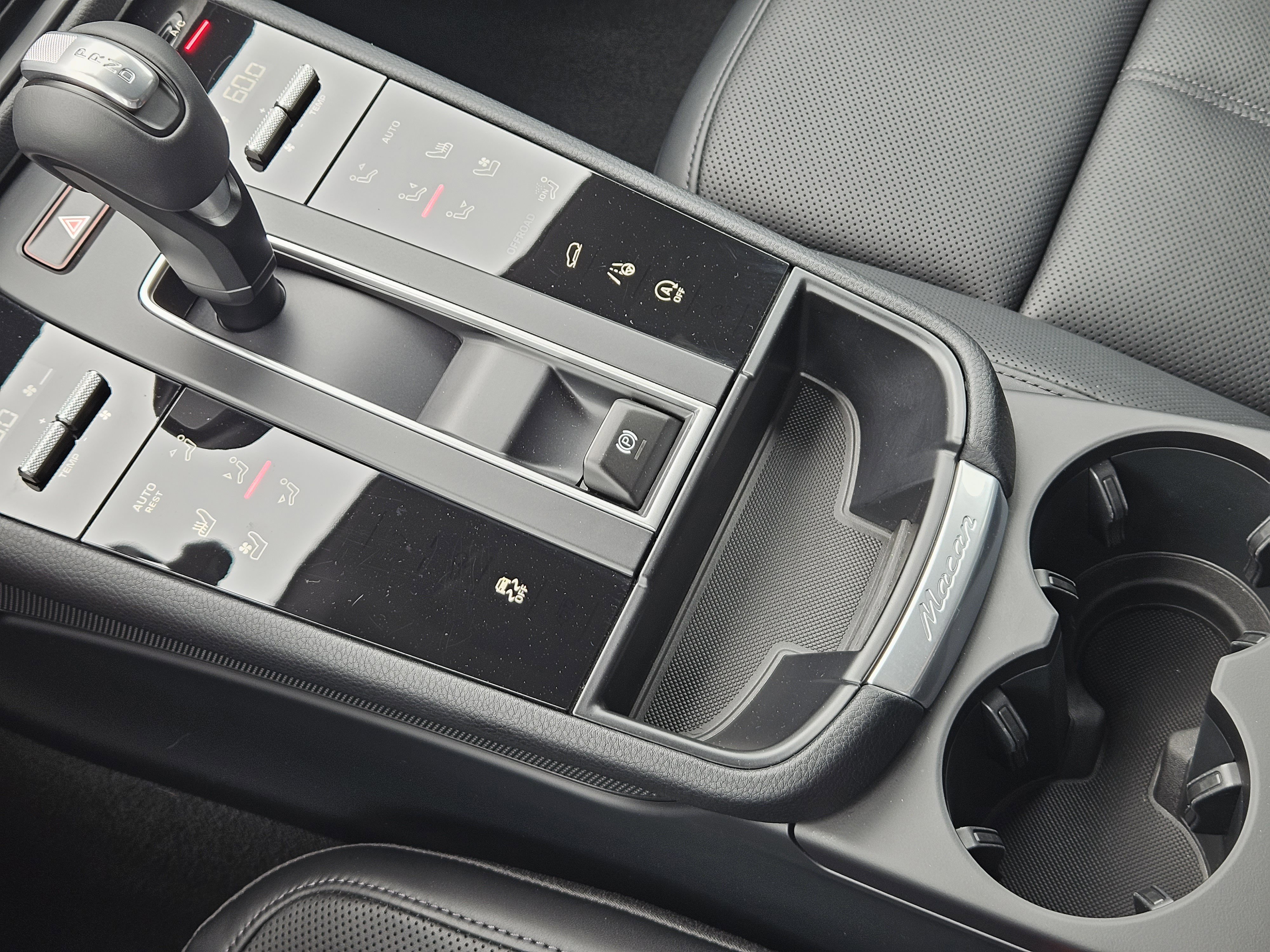 Certified 2026 Porsche Macan AWD/4WD image 20