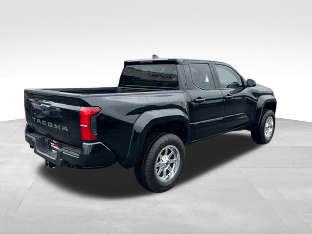 Used 2025 Toyota Tacoma SR5 AWD/4WD image 8