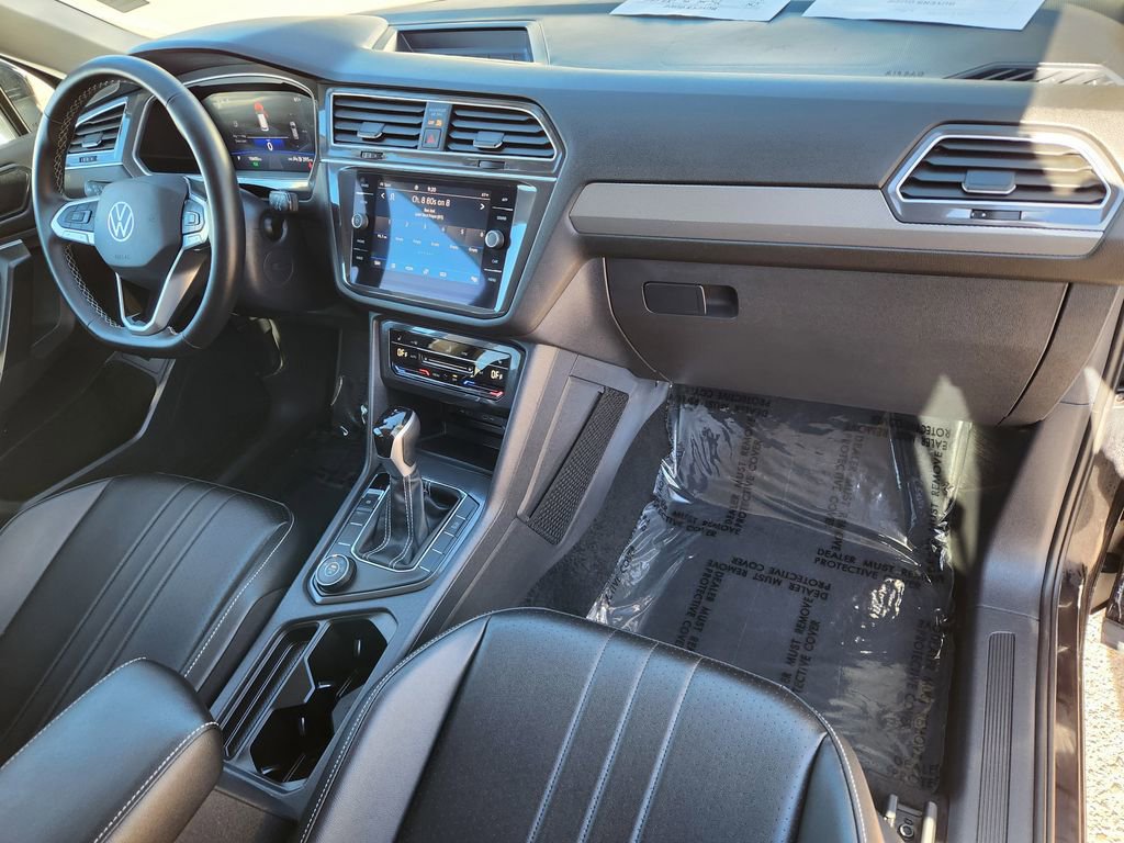 Certified 2024 Volkswagen Tiguan SE image 18
