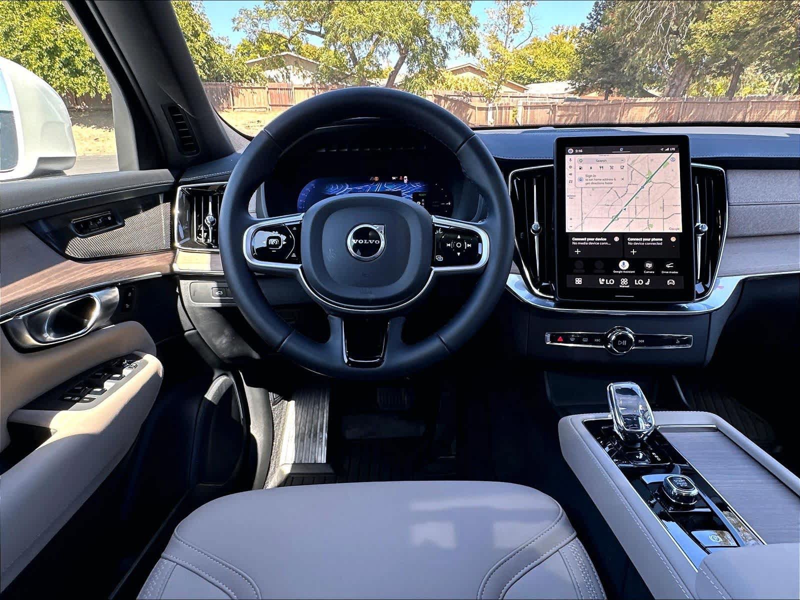 Used 2026 Volvo XC90 T8 Plus w/ Protection Package Premier AWD/4WD image 8