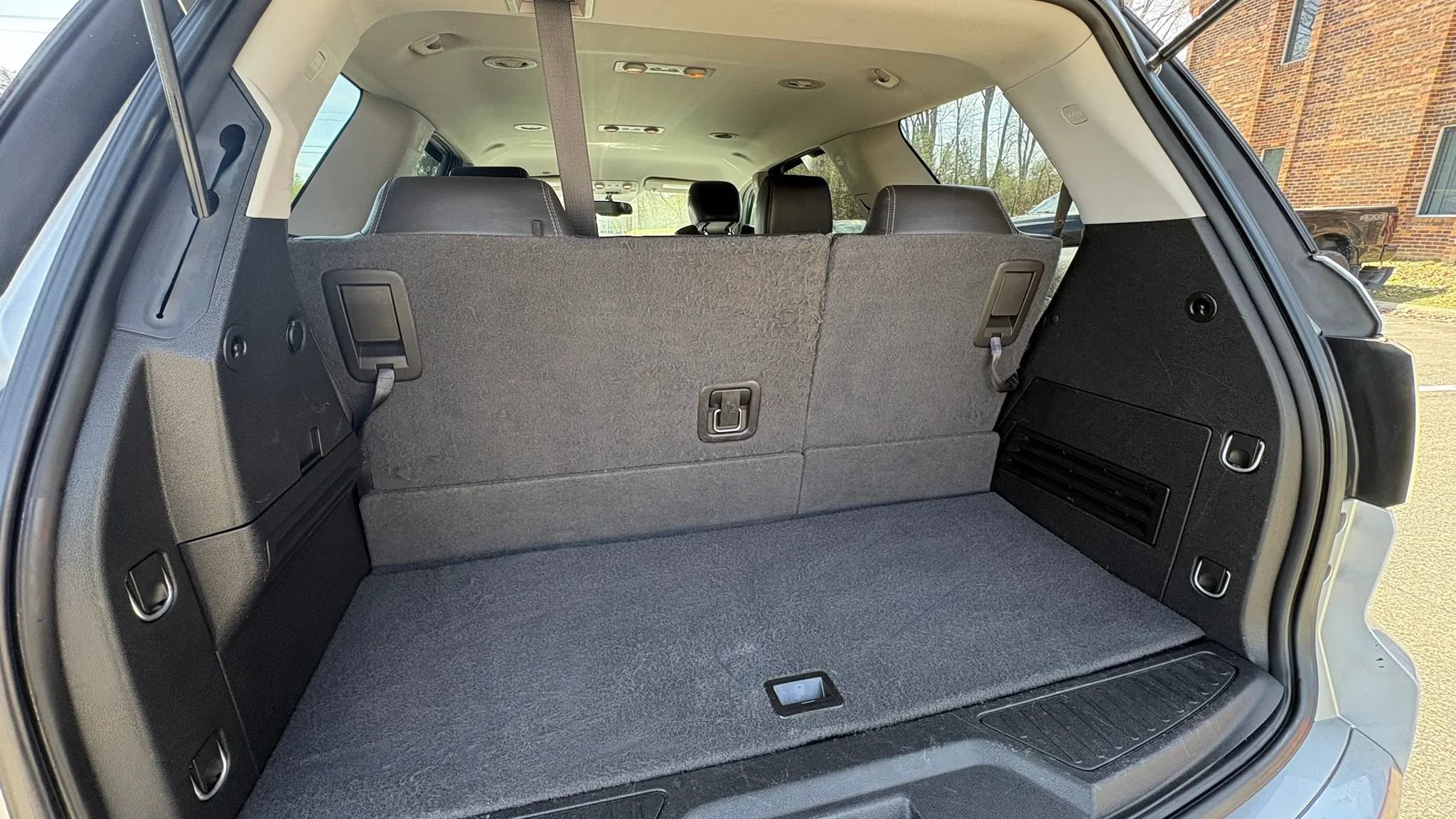 Used 2016 GMC Acadia SLT AWD/4WD image 25