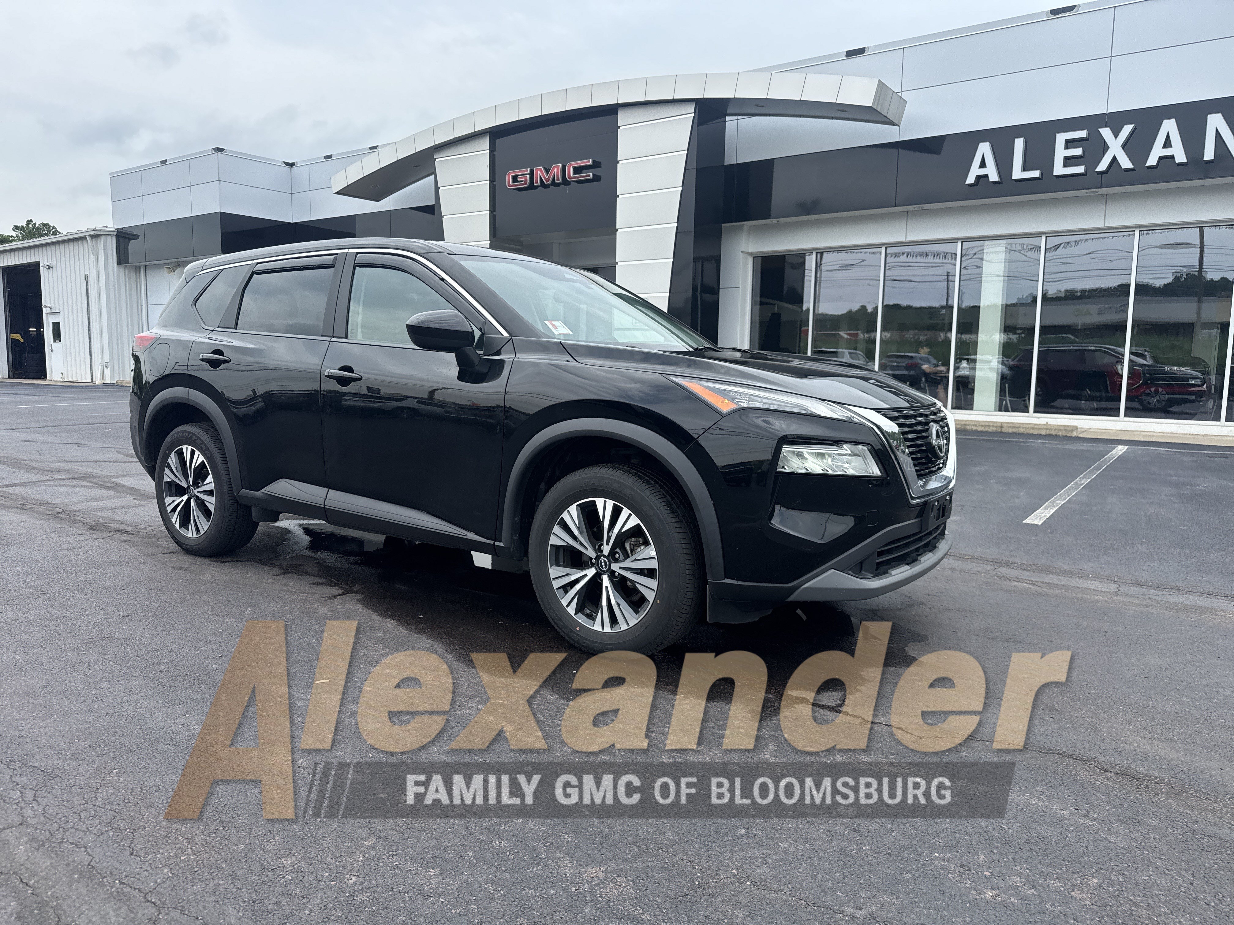 Used 2023 Nissan Rogue SV AWD/4WD image 1