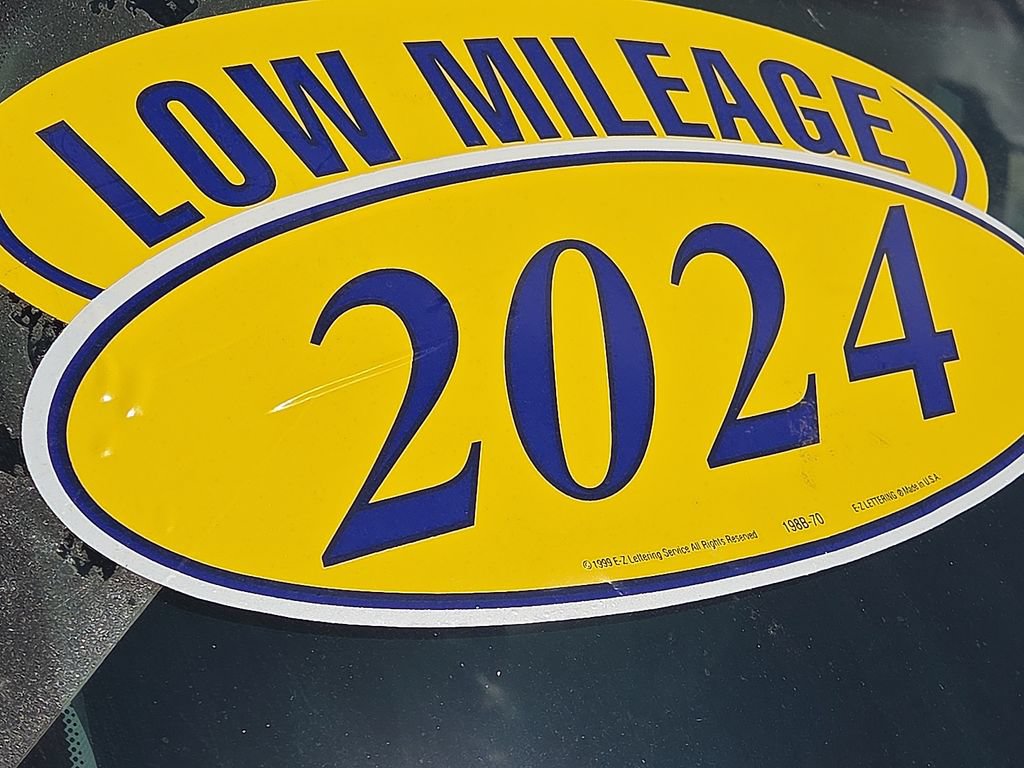 Used 2024 Ford Explorer XLT w/ Equipment Group 202A AWD/4WD image 11