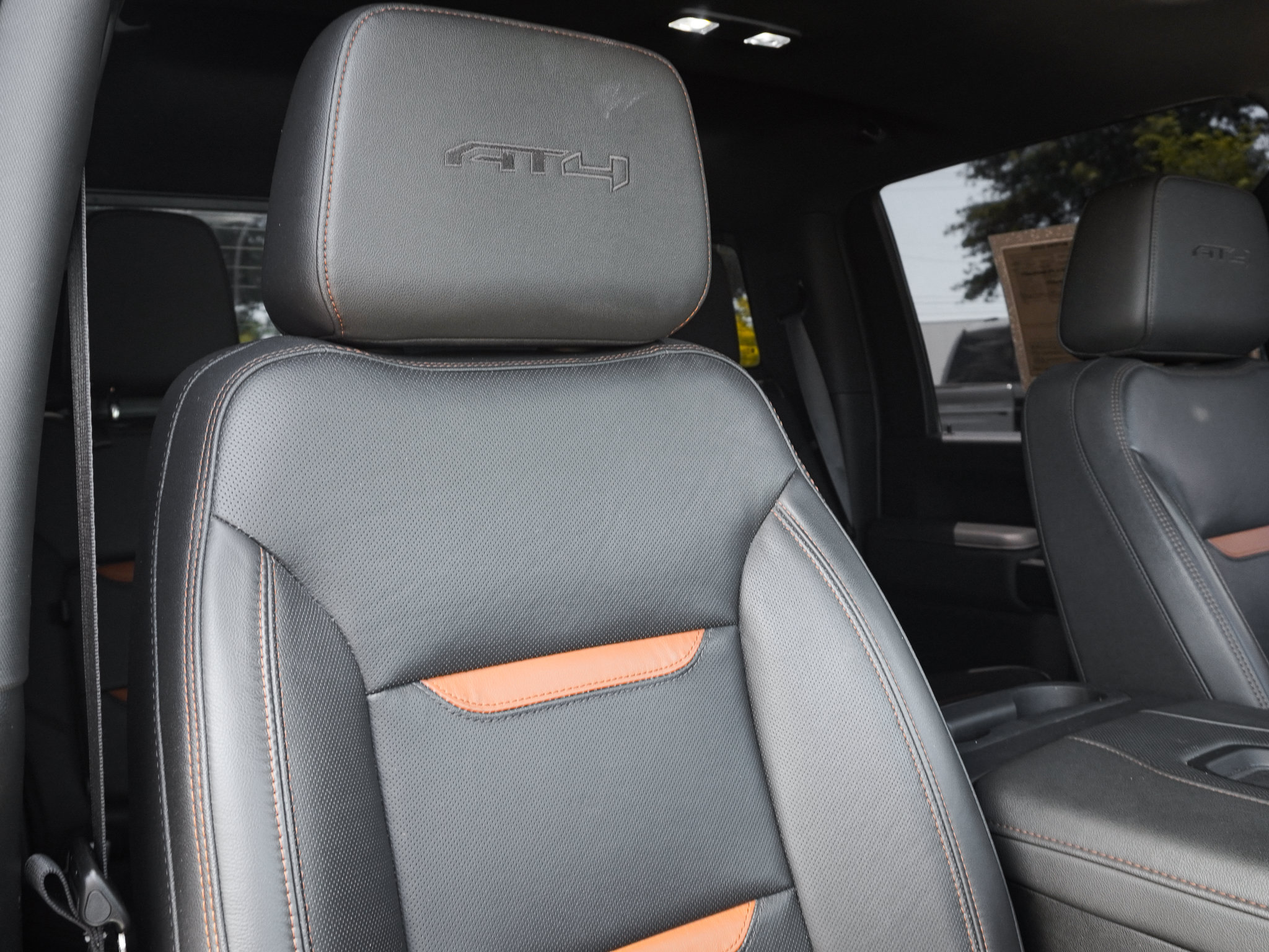 Used 2022 GMC Sierra 2500 AT4 w/ AT4 Premium Plus Package AWD/4WD image 31
