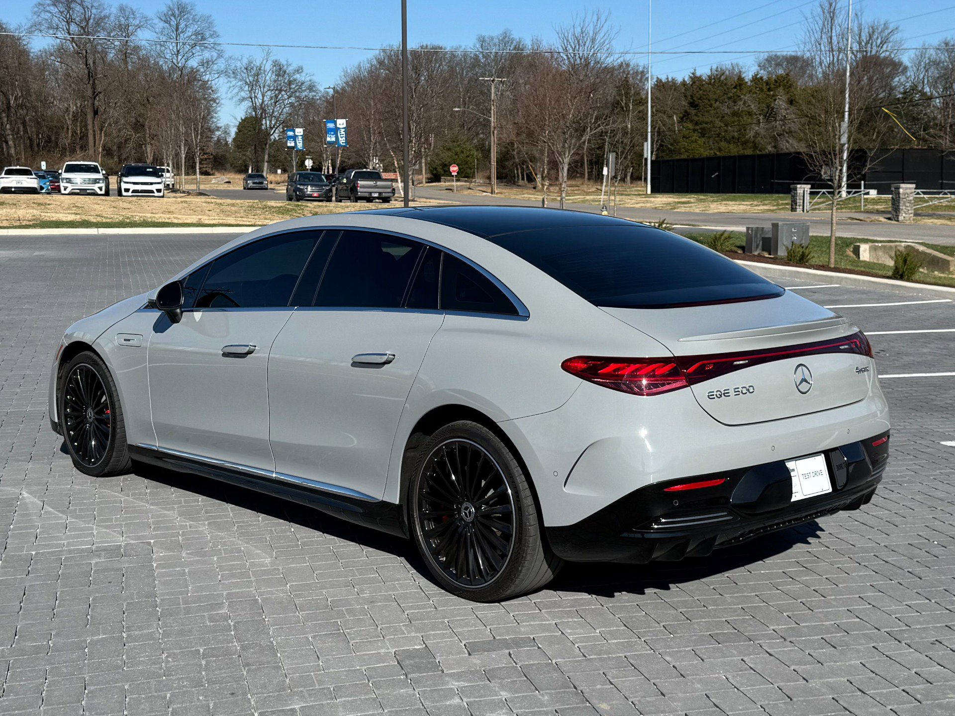 Used 2023 Mercedes-Benz EQE 500 4MATIC Sedan image 4