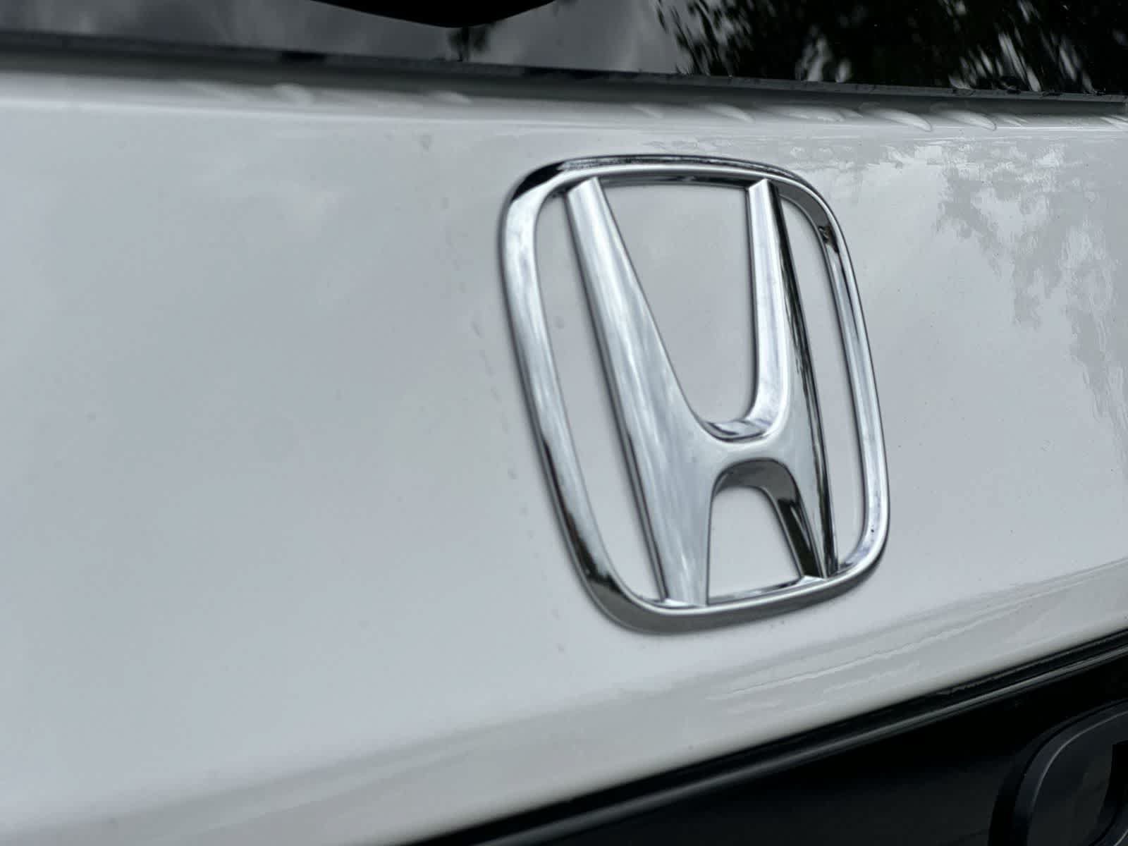 New 2026 Honda Pilot Sport image 10