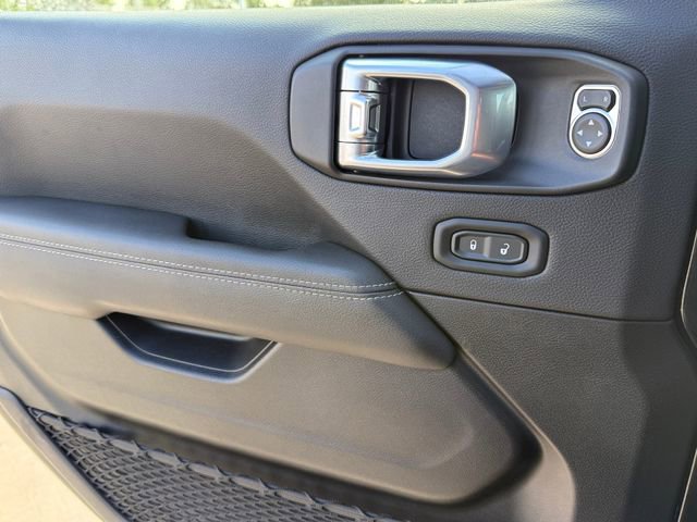 Used 2022 Jeep Wrangler Unlimited Sahara image 23