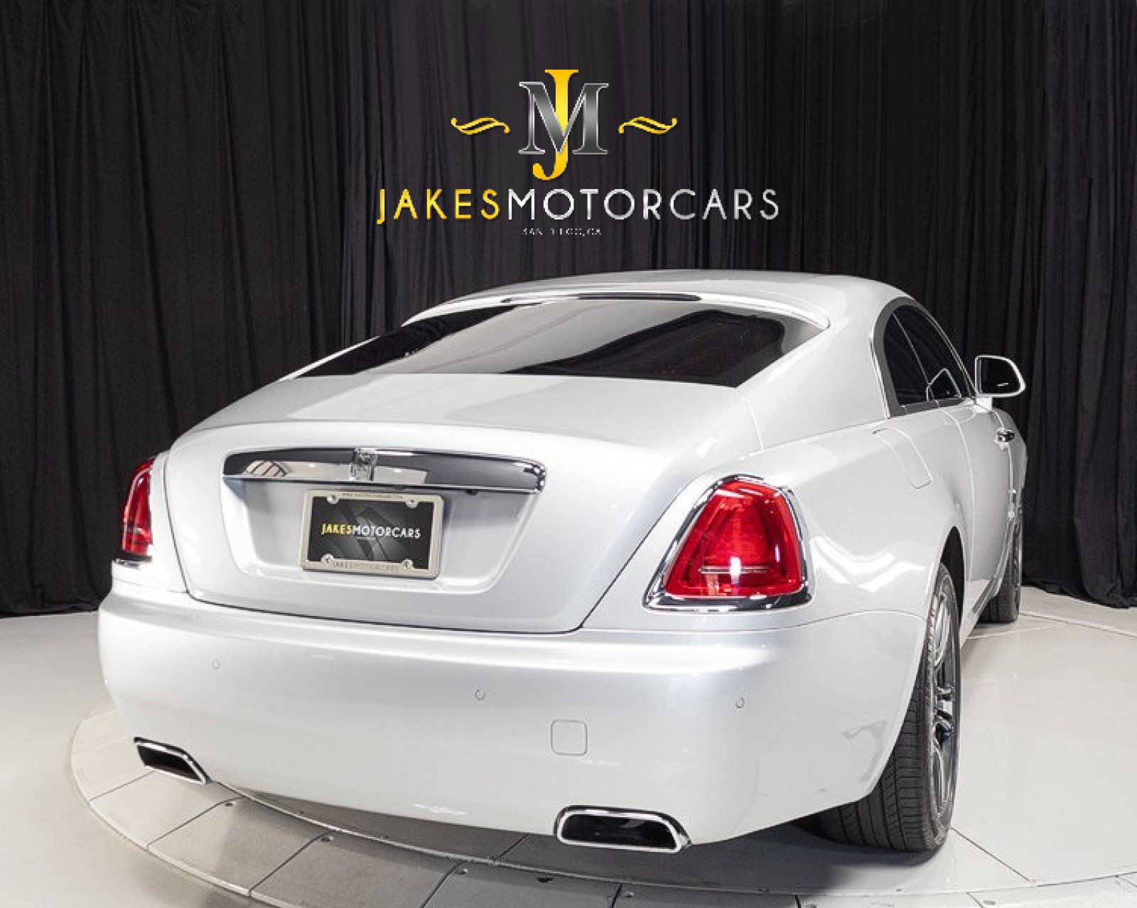 Used 2016 Rolls-Royce Wraith RWD image 13