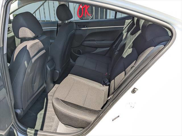 Used 2020 Hyundai Elantra SE w/ Cargo Package (C1) FWD image 12