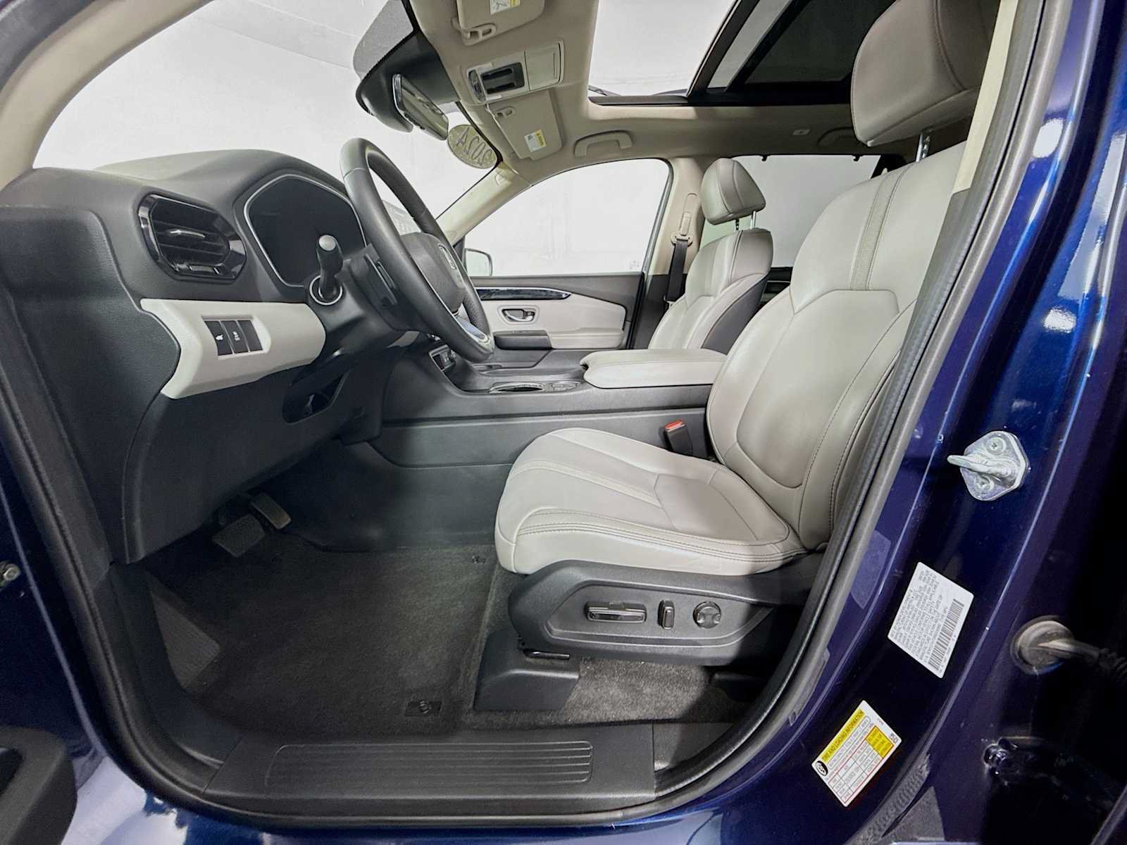 Certified 2024 Honda Pilot Touring image 19