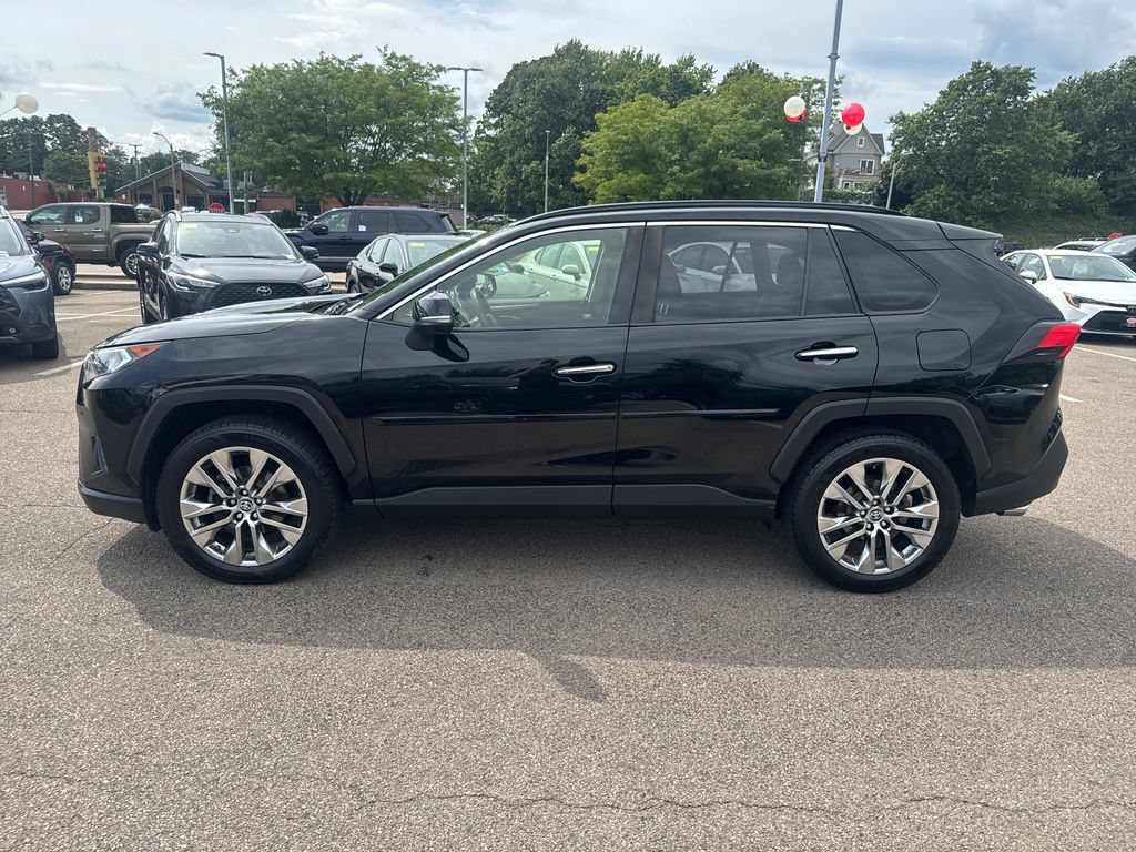 Used 2020 Toyota RAV4 Limited AWD/4WD image 4